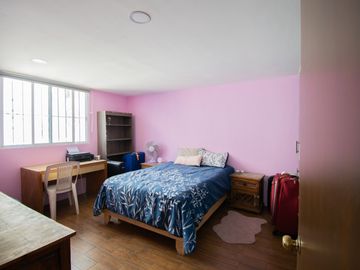 CASA EN VENTA EN SAN FRANCISCO TOTIMEHUACÁN CERCA DE IPETH Y PERIFÉRICO.
