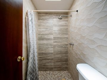 CASA EN VENTA EN SAN FRANCISCO TOTIMEHUACÁN CERCA DE IPETH Y PERIFÉRICO.