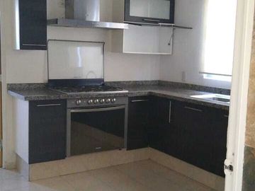 Renta de Hermosa Casa ubicada en Punta Esmeralda