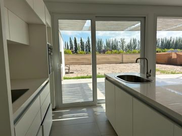 Casa en  venta Barrio Privado La Toscana Vistalba