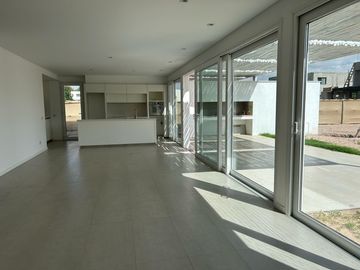 Casa en  venta Barrio Privado La Toscana Vistalba