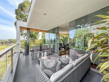 Triplex de 350 m2 - 2 family room - Terraza - Vista Externa - 3 Dormitorios amplios
