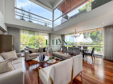 Triplex de 350 m2 - 2 family room - Terraza - Vista Externa - 3 Dormitorios amplios