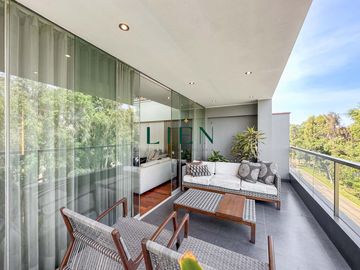 Triplex de 350 m2 - 2 family room - Terraza - Vista Externa - 3 Dormitorios amplios