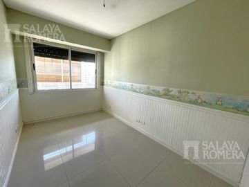 Venta 3 ambientes Barrio Norte cochera piso alto seguridad amenities