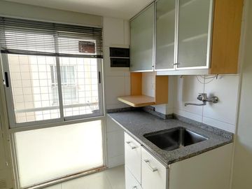 Venta 3 ambientes Barrio Norte cochera piso alto seguridad amenities