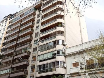 Venta 3 ambientes Barrio Norte cochera piso alto seguridad amenities