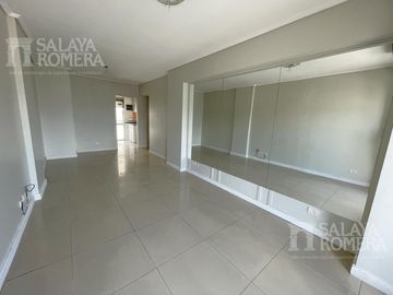 Venta 3 ambientes Barrio Norte cochera piso alto seguridad amenities