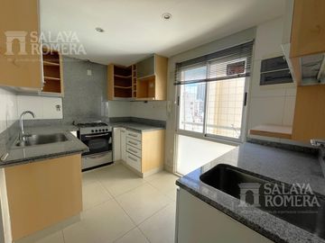 Venta 3 ambientes Barrio Norte cochera piso alto seguridad amenities
