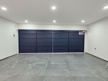 RESIDENCIA EN VENTA CON ALBERCA, 4 RECÁMARAS, 4 BAÑOS, COCHERA PARA 3 AUTOS