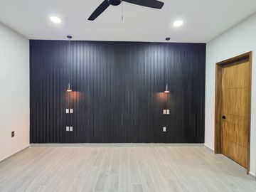 RESIDENCIA EN VENTA CON ALBERCA, 4 RECÁMARAS, 4 BAÑOS, COCHERA PARA 3 AUTOS