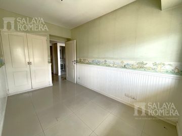 Venta 3 ambientes Recoleta cochera piso alto seguridad amenities