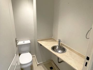 Venta 3 ambientes Recoleta cochera piso alto seguridad amenities