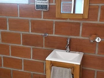Casa en venta - 2 Dormitorios 2 Baños - Cocheras - 750Mts2 - Laguna Alsina