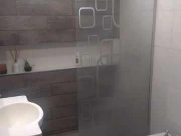Casa en venta - 2 Dormitorios 2 Baños - Cocheras - 750Mts2 - Laguna Alsina