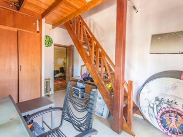 Venta casa 5 ambientes de estilo | Pileta, parrilla | reciclada | 2 cocheras | 3 plantas | Martinez