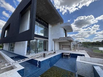 Casa en  Venta y Alquiler en El Yacht Nordelta