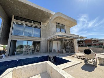 Casa en  Venta y Alquiler en El Yacht Nordelta