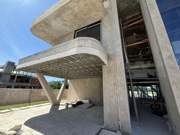 Casa en  Venta y Alquiler en El Yacht Nordelta