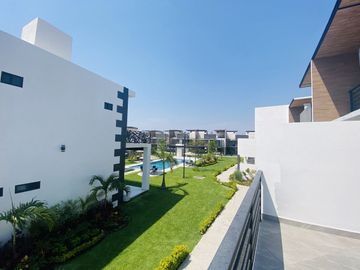 Casa en Condominio en Residencial Sierra Santa Fe, Xochitepec, Mor CAEN-1101-Cd*