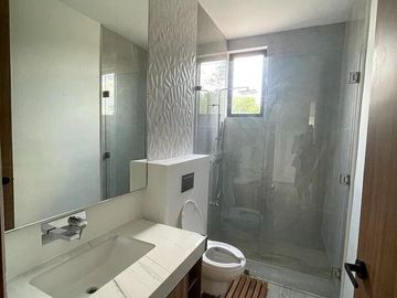 Residencia de 4 Recamaras con Alberca y Jacuzzi en Cabo Norte, Mérida