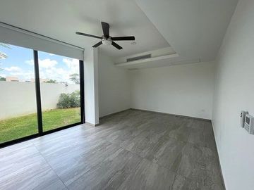Residencia de 4 Recamaras con Alberca y Jacuzzi en Cabo Norte, Mérida