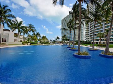 IMPRESIONANTE PENTHOUSE FRENTE AL MAR CON VISTAS AL CARIBE