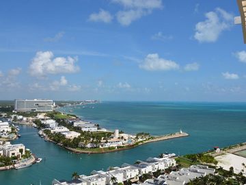 IMPRESIONANTE PENTHOUSE FRENTE AL MAR CON VISTAS AL CARIBE