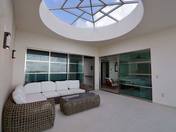 IMPRESIONANTE PENTHOUSE FRENTE AL MAR CON VISTAS AL CARIBE
