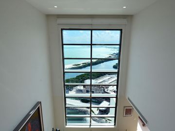 IMPRESIONANTE PENTHOUSE FRENTE AL MAR CON VISTAS AL CARIBE