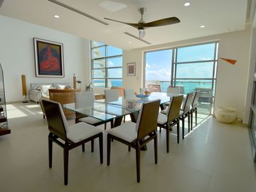 IMPRESIONANTE PENTHOUSE FRENTE AL MAR CON VISTAS AL CARIBE