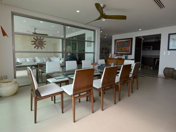 IMPRESIONANTE PENTHOUSE FRENTE AL MAR CON VISTAS AL CARIBE