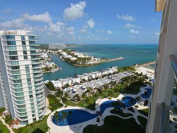 IMPRESIONANTE PENTHOUSE FRENTE AL MAR CON VISTAS AL CARIBE