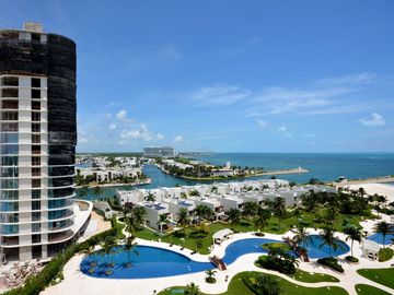 IMPRESIONANTE PENTHOUSE FRENTE AL MAR CON VISTAS AL CARIBE