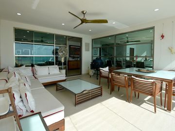 IMPRESIONANTE PENTHOUSE FRENTE AL MAR CON VISTAS AL CARIBE