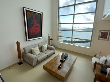 IMPRESIONANTE PENTHOUSE FRENTE AL MAR CON VISTAS AL CARIBE