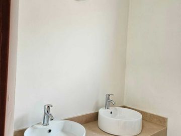 CASA EN VENTA EN PRIVADA INARA, CHOLUL.