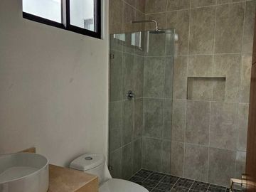 CASA EN VENTA EN PRIVADA INARA, CHOLUL.