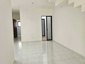 CASA EN VENTA EN PRIVADA INARA, CHOLUL.