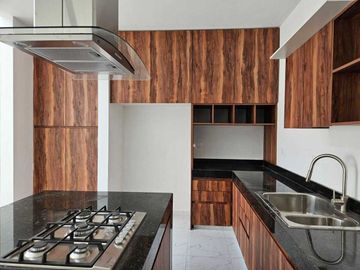 CASA EN VENTA EN PRIVADA INARA, CHOLUL.