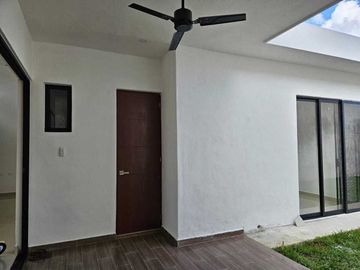 CASA EN VENTA EN MERIDA EN PRIVADA MORERA-CHOLUL DE UNA PLANTA.