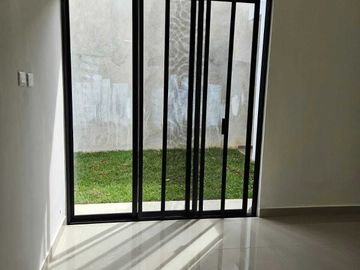 CASA EN VENTA EN MERIDA EN PRIVADA MORERA-CHOLUL DE UNA PLANTA.