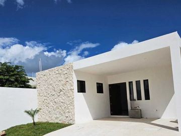 CASA EN VENTA EN MERIDA EN PRIVADA MORERA-CHOLUL DE UNA PLANTA.