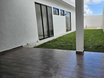 CASA EN VENTA EN MERIDA EN PRIVADA MORERA-CHOLUL DE UNA PLANTA.