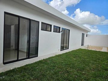 CASA EN VENTA EN MERIDA EN PRIVADA MORERA-CHOLUL DE UNA PLANTA.