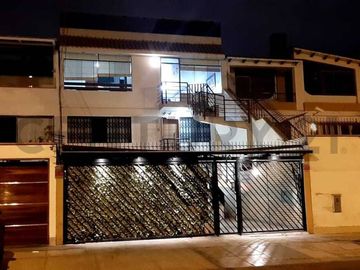 DEPARTAMENTO EN EXCLUSIVA URB. JACARANDÁ II