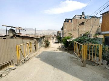 Dúplex + Sótano en Venta en San Juan de Lurigancho