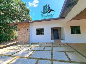 VENDO.CASA NUEVA EN LOTE DE 788mts