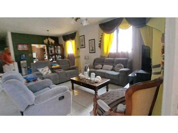 VENDO CASA DE 200 METROS DE CONSTRUCCION EN BAJO BOQUETE
