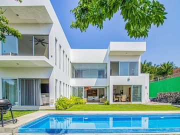 Casa en Fraccionamiento en Club de Golf Santa Fe Xochitepec - M2AI-833-Fr